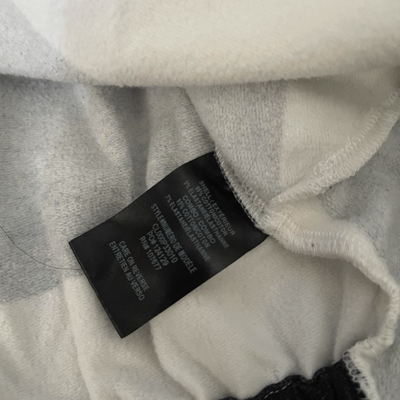 ALICE + OLIVIA-NWT Striped Cropped Sweatshirt